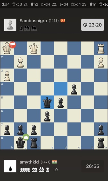 A chess.com game in progress, amythkid at 1471